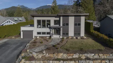 40298 Ayr Drive, Squamish, BC, Squamish — Single Family Residence for sale