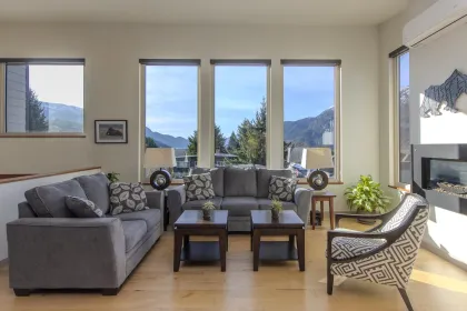 40298 Ayr Drive, Squamish, BC, Squamish — Single Family Residence for sale