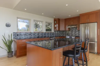 Kitchen Island Photo of 40298 Ayr Drive, Squamish, BC