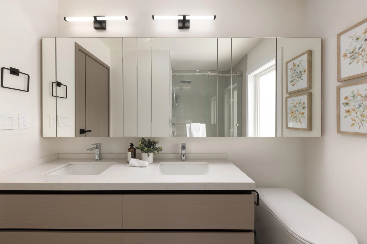 Backyard Photo of 102 914 Rochester Avenue, Coquitlam, BC