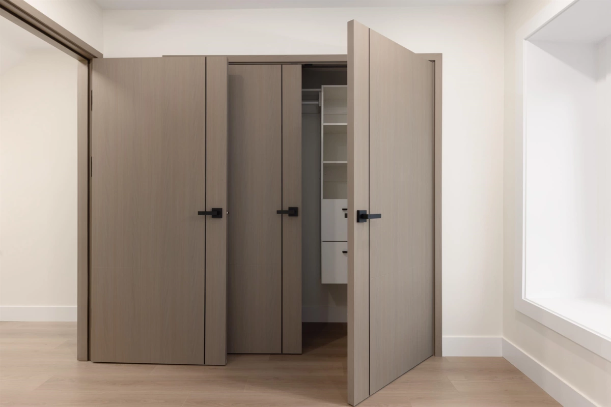 Hallway Photo of 102 914 Rochester Avenue, Coquitlam, BC