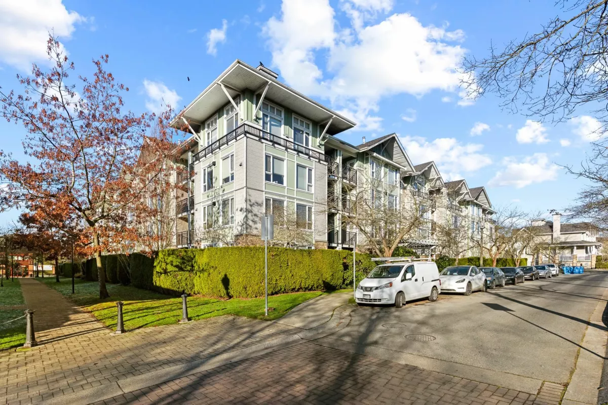 Backyard Photo of 417 7089 Mont Royal Square, Vancouver, BC