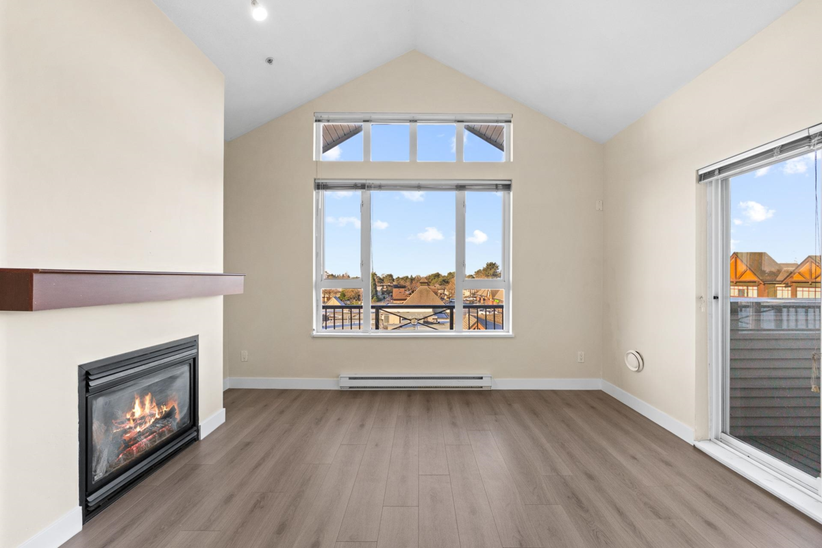 Breakfast Nook Photo of 417 7089 Mont Royal Square, Vancouver, BC