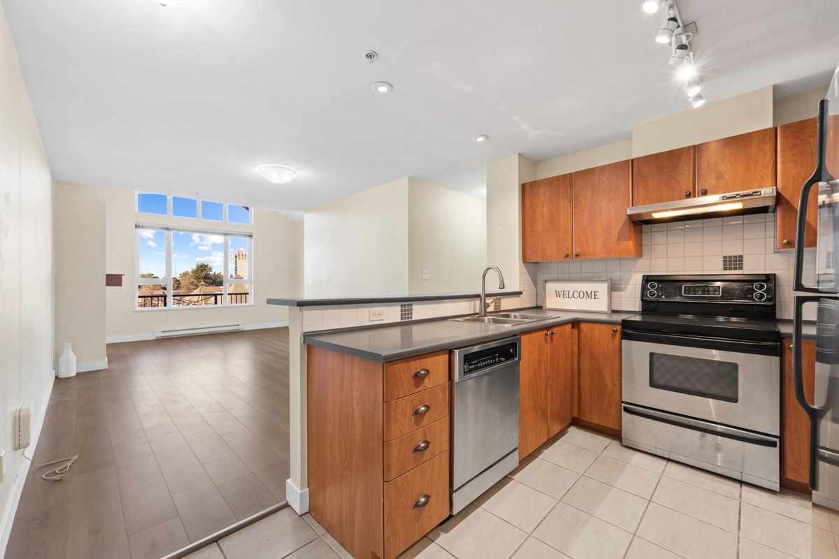 Family Room Photo of 417 7089 Mont Royal Square, Vancouver, BC