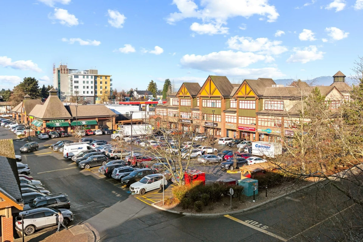Garden / Landscaping Photo of 417 7089 Mont Royal Square, Vancouver, BC