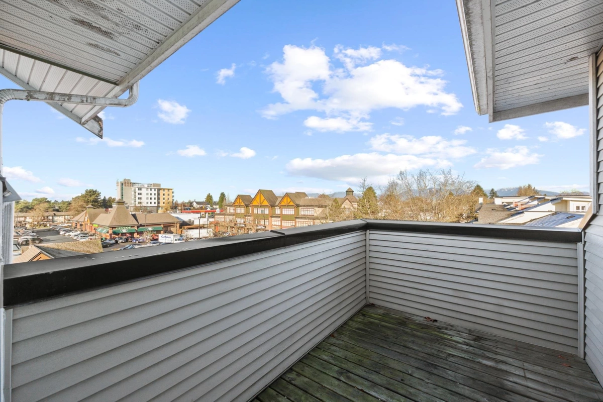 Kitchen Photo of 417 7089 Mont Royal Square, Vancouver, BC