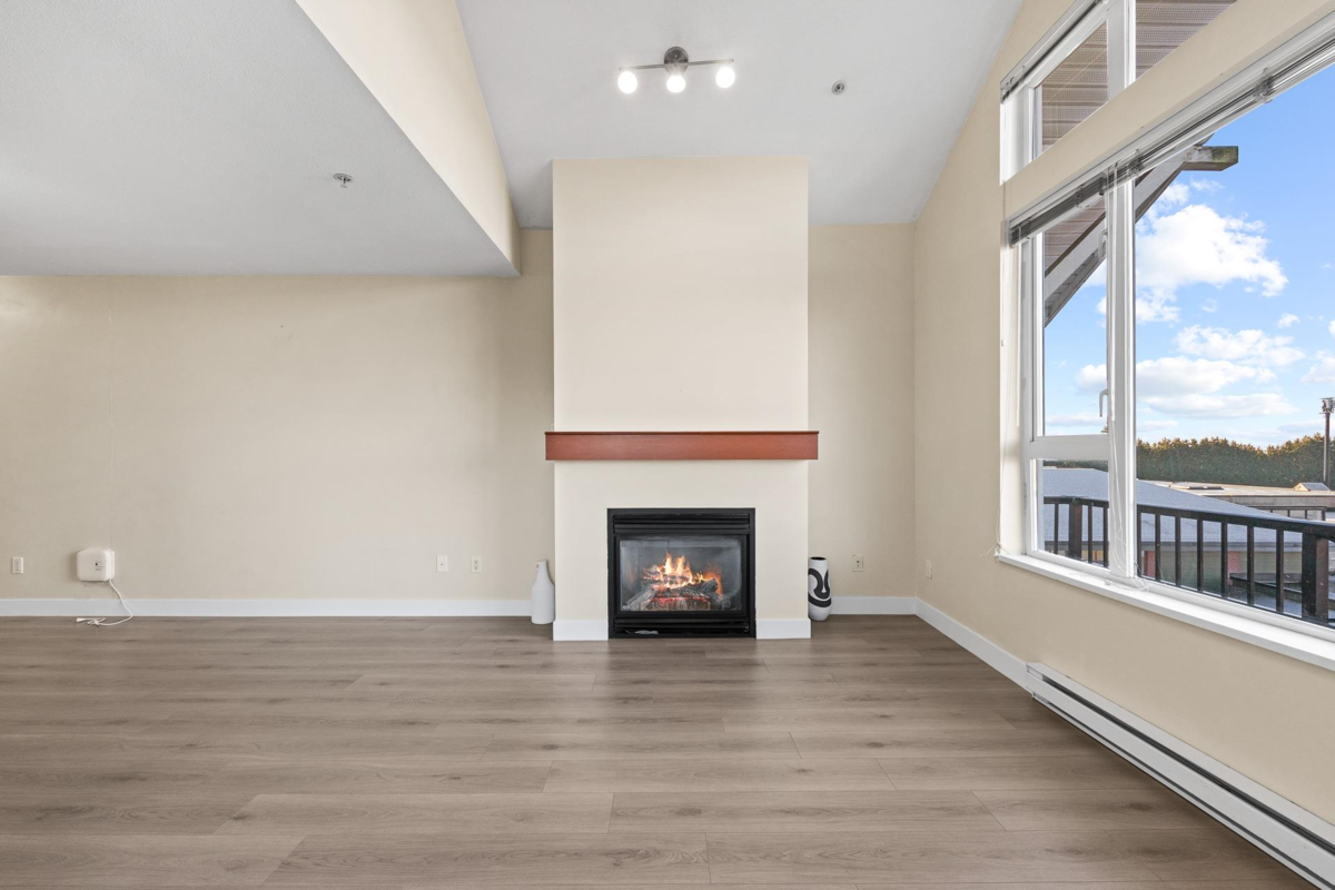 Walk-In Closet Photo of 417 7089 Mont Royal Square, Vancouver, BC