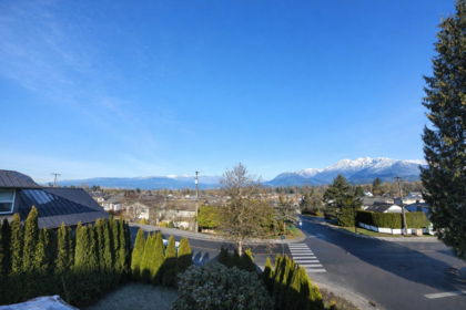 12393 Gray Street, Maple Ridge, BC, Maple Ridge — Single Family Residence for sale