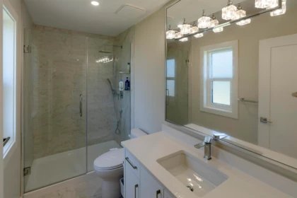 Guest Bathroom Photo of 937 160b Street, Surrey, BC