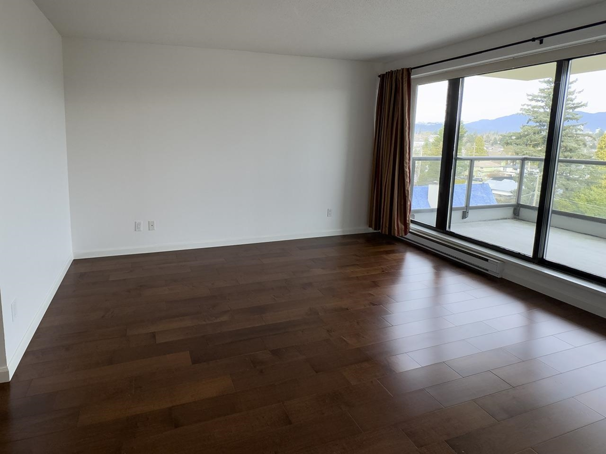 Primary Bathroom Photo of 702 615 Hamilton Street, New Westminster, BC