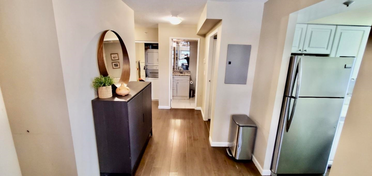 Dining Area Photo of 1408 9830 Whalley Boulevard, Surrey, BC