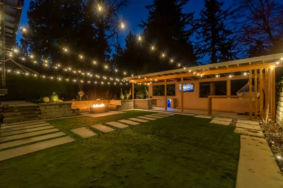 Fitness Center Photo Near 3837 Sunnycrest Drive, North Vancouver, BC