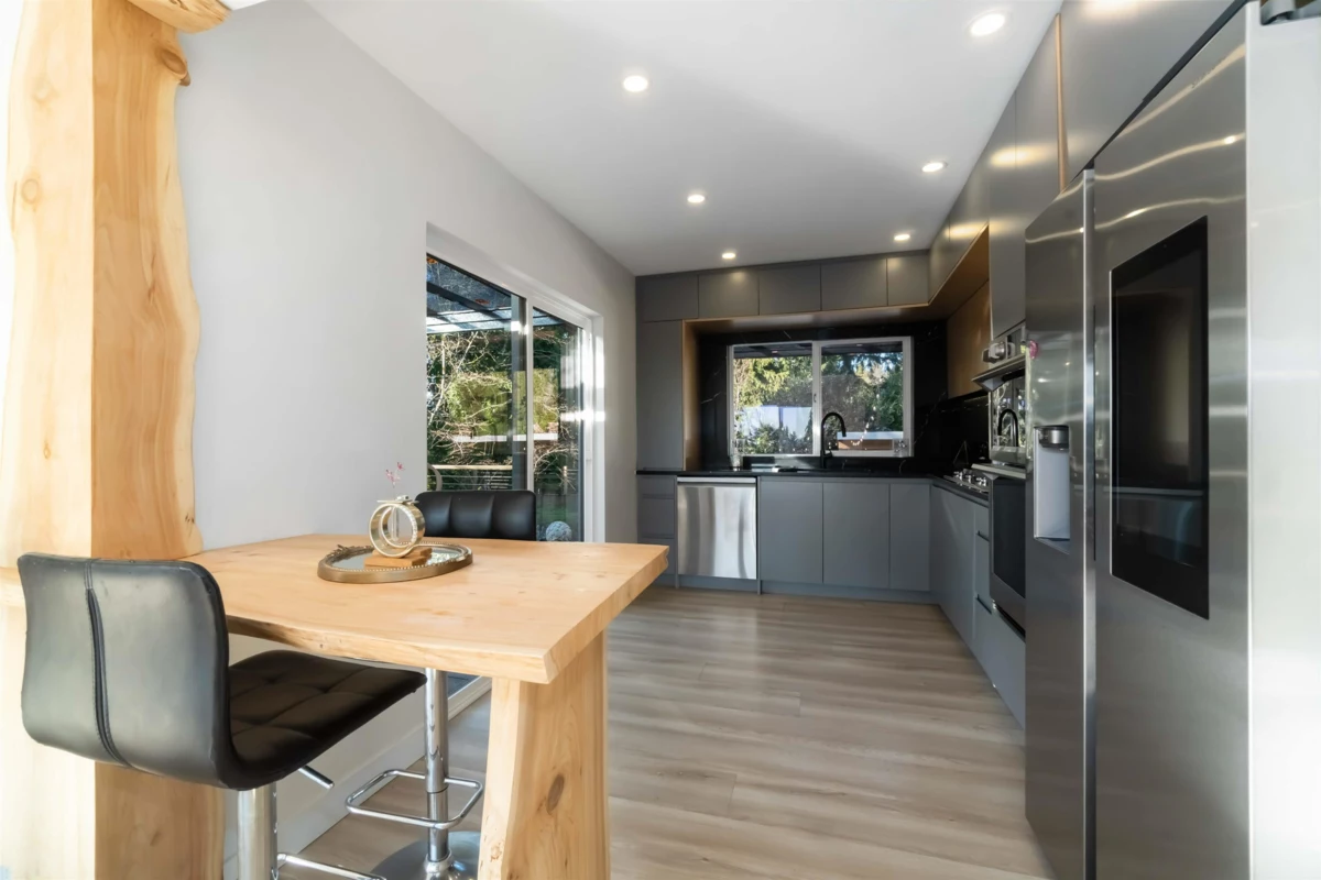 Kitchen Photo of 3837 Sunnycrest Drive, North Vancouver, BC