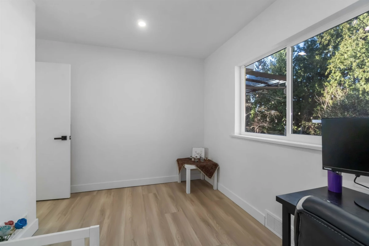 Laundry Room Photo of 3837 Sunnycrest Drive, North Vancouver, BC