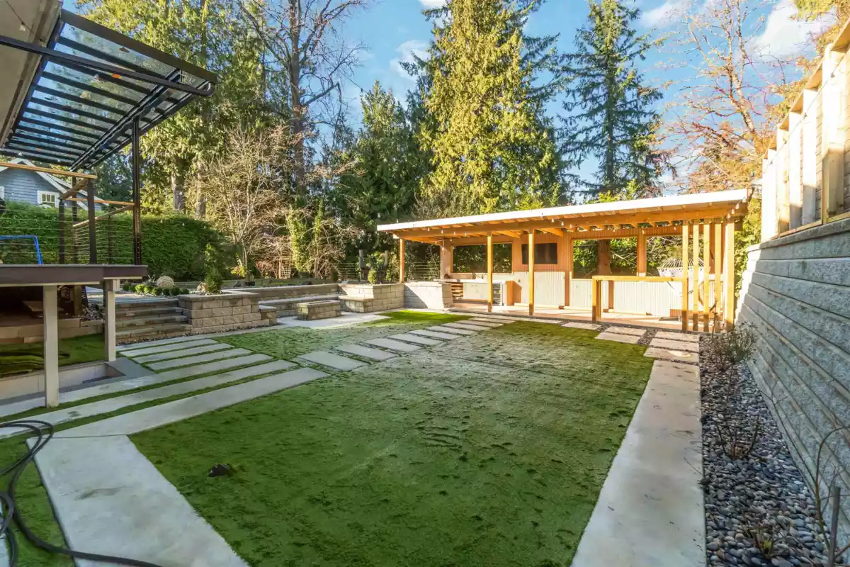 Outdoor Deck Photo of 3837 Sunnycrest Drive, North Vancouver, BC