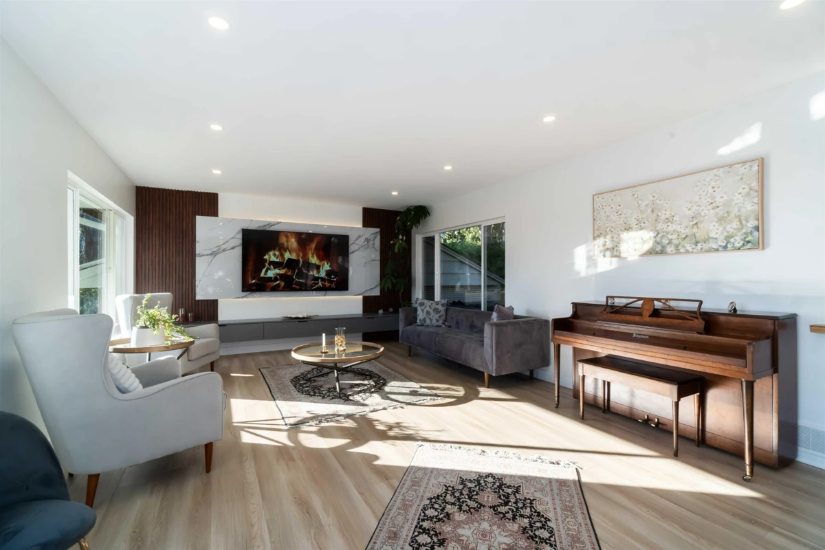 Primary Bedroom Photo of 3837 Sunnycrest Drive, North Vancouver, BC