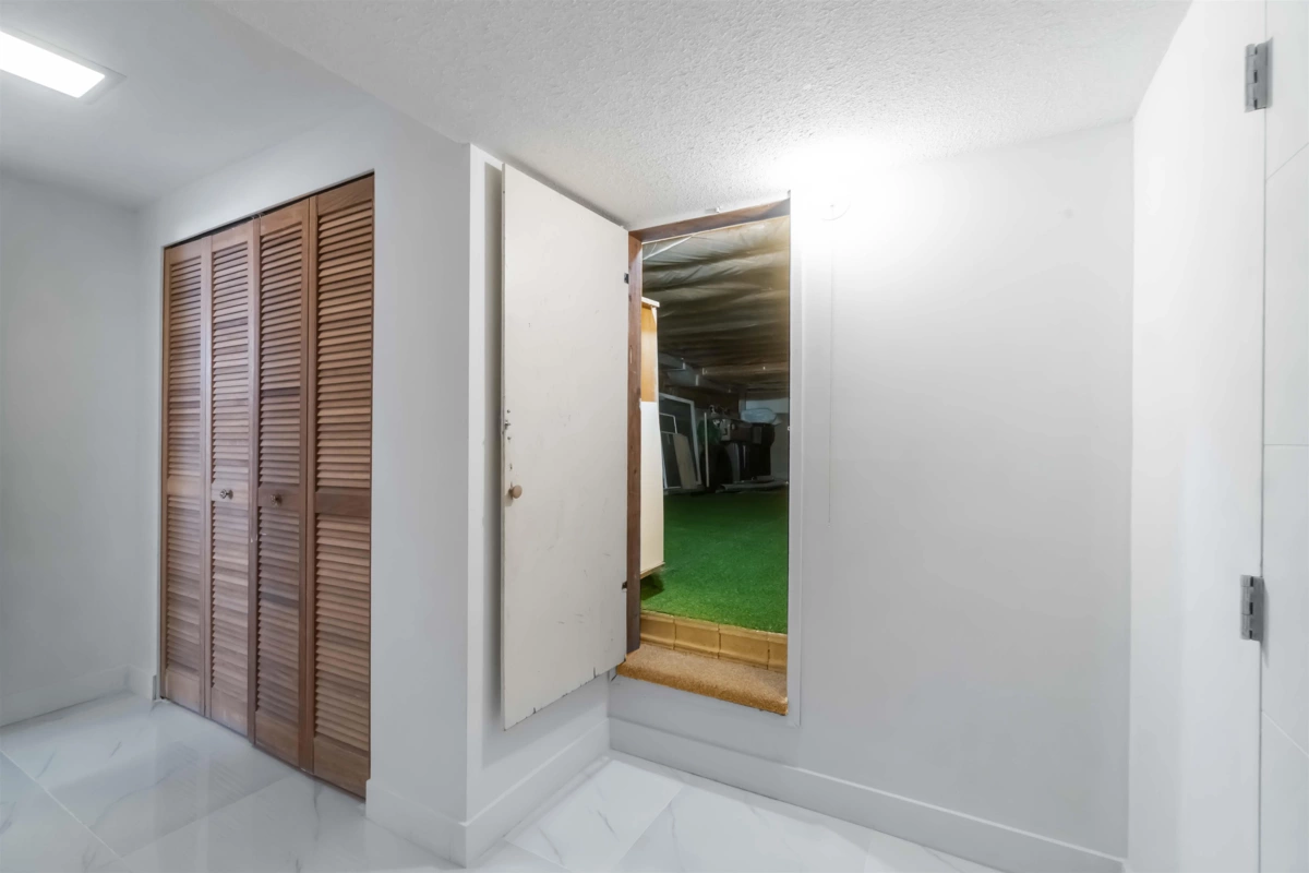 Swimming Pool Photo of 3837 Sunnycrest Drive, North Vancouver, BC