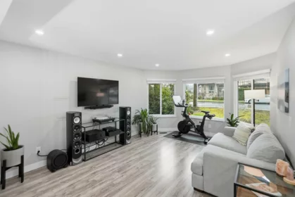 19439 Park Road, Pitt Meadows, BC, Pitt Meadows — Single Family Residence for sale
