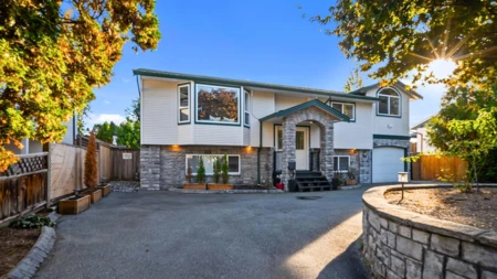 21124 Glenwood Avenue, Maple Ridge, BC, Maple Ridge — Single Family Residence for sale