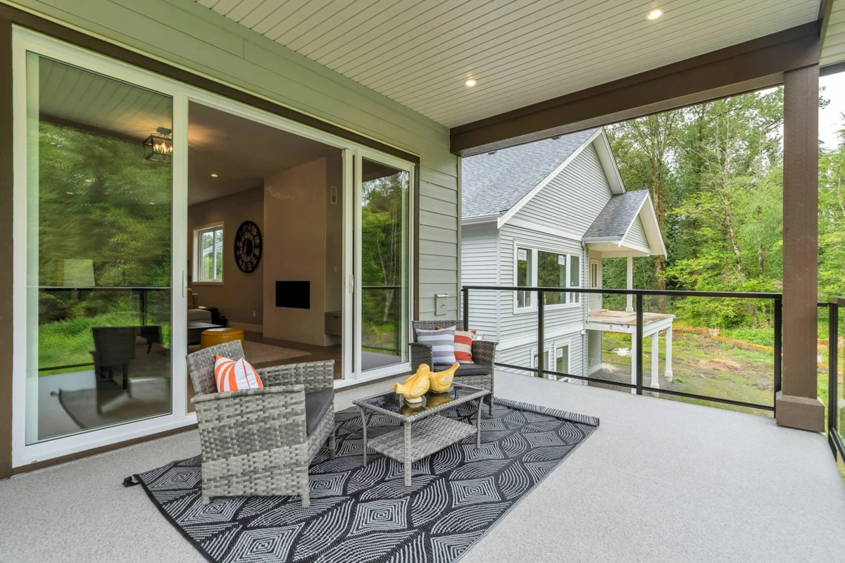 Entry Foyer Photo of 24417 Jenewein Drive, Maple Ridge, BC