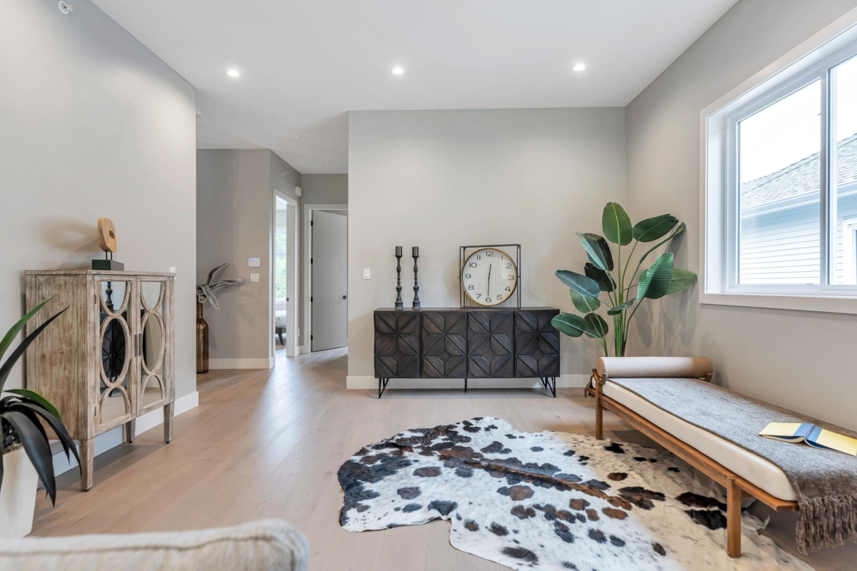 Mudroom Photo of 24417 Jenewein Drive, Maple Ridge, BC