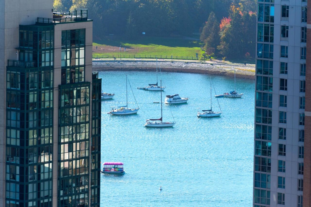 Hallway Photo of 3206 1111 Richards Street, Vancouver, BC