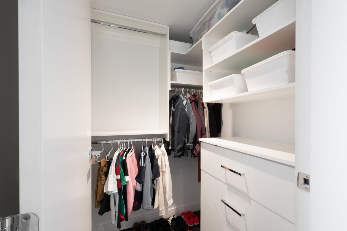 Powder Room Photo of 3206 1111 Richards Street, Vancouver, BC