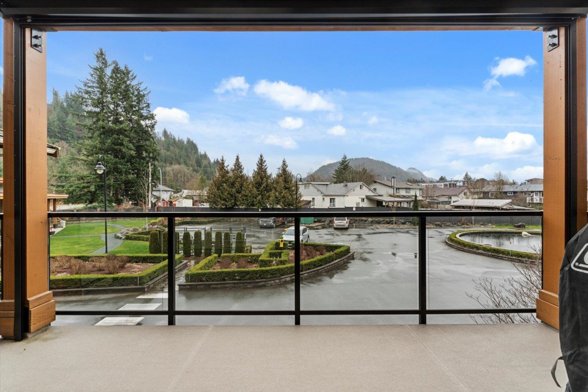 Guest Bathroom Photo of 201 45750 Keith Wilson Road, Chilliwack, BC