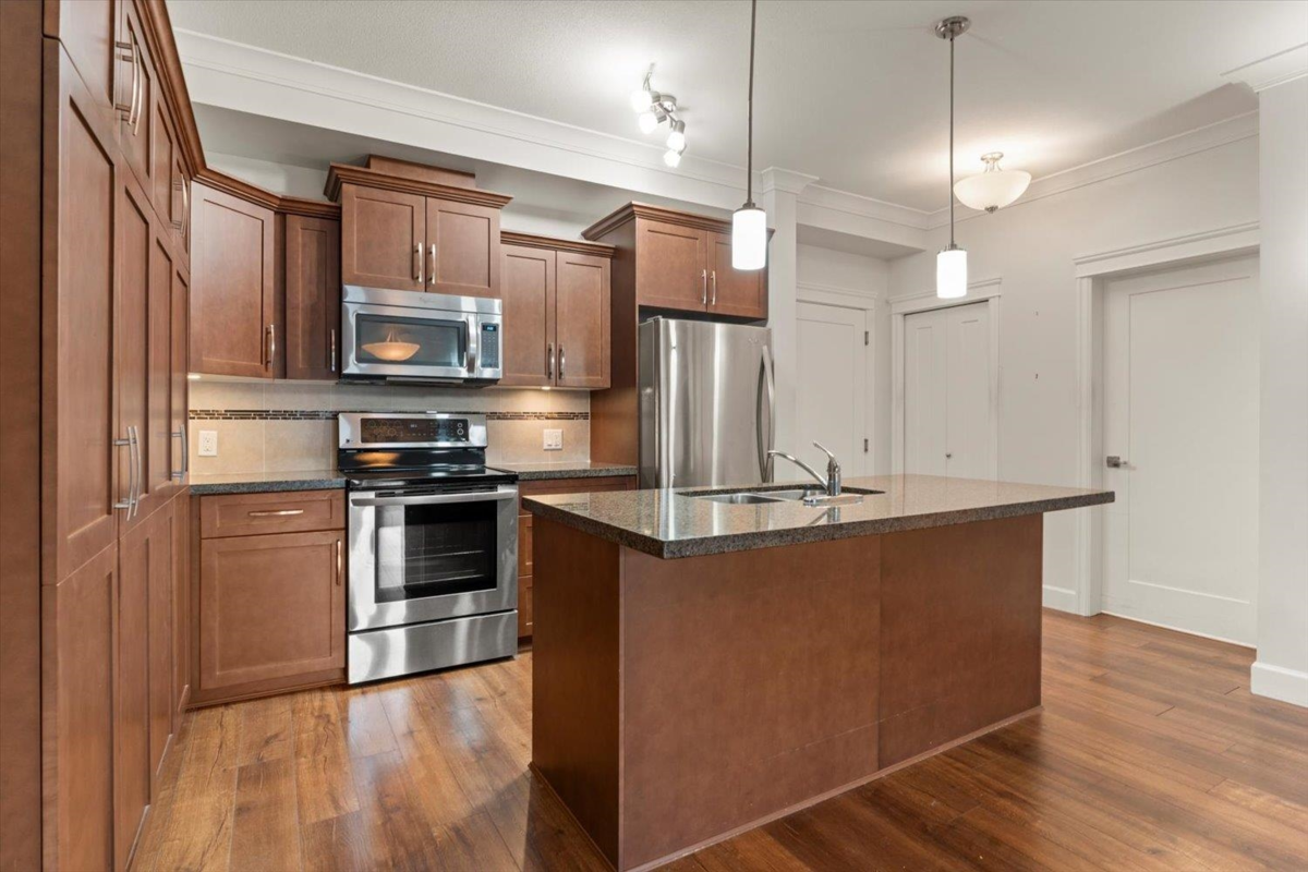 Kitchen Photo of 201 45750 Keith Wilson Road, Chilliwack, BC
