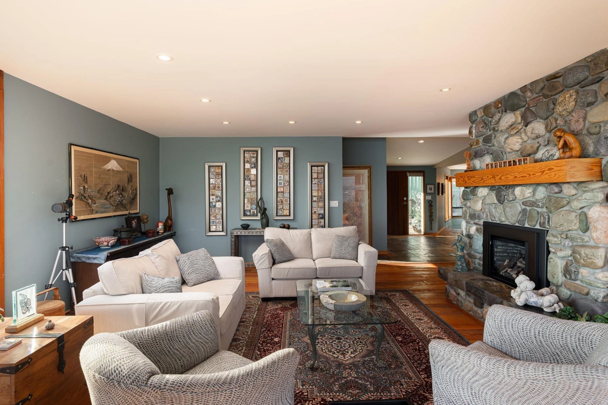 Bedroom 4 Photo of 835 Hummingbird Lane, Bowen Island, BC