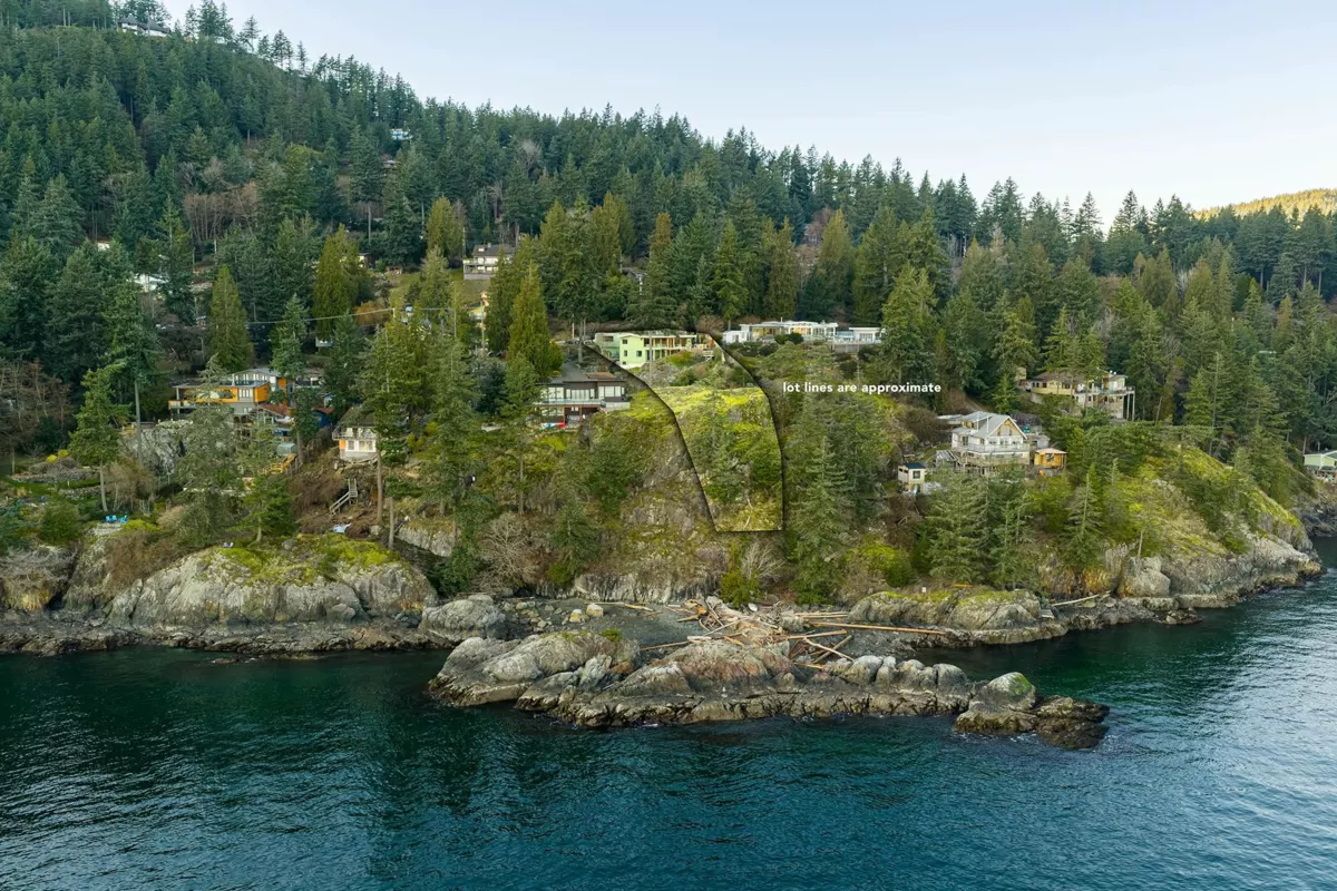 Community Amenities Photo (Clubhouse) of 835 Hummingbird Lane, Bowen Island, BC