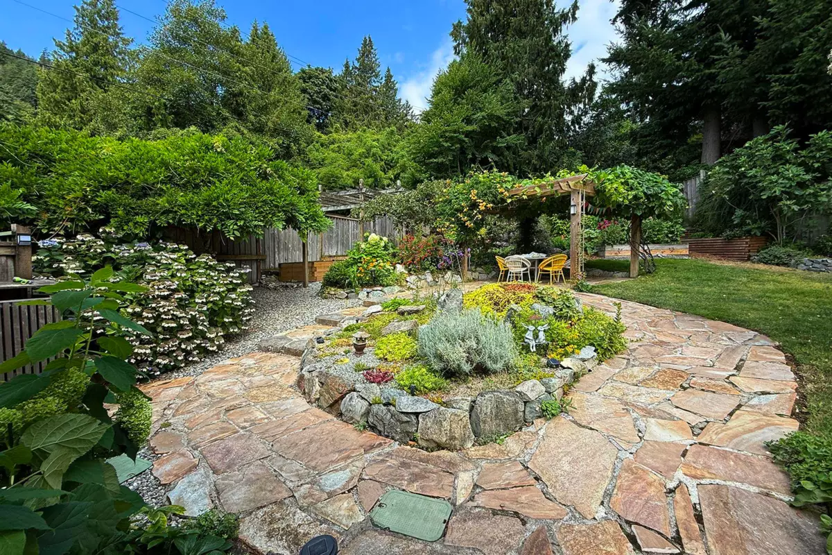 Dining Area Photo of 835 Hummingbird Lane, Bowen Island, BC