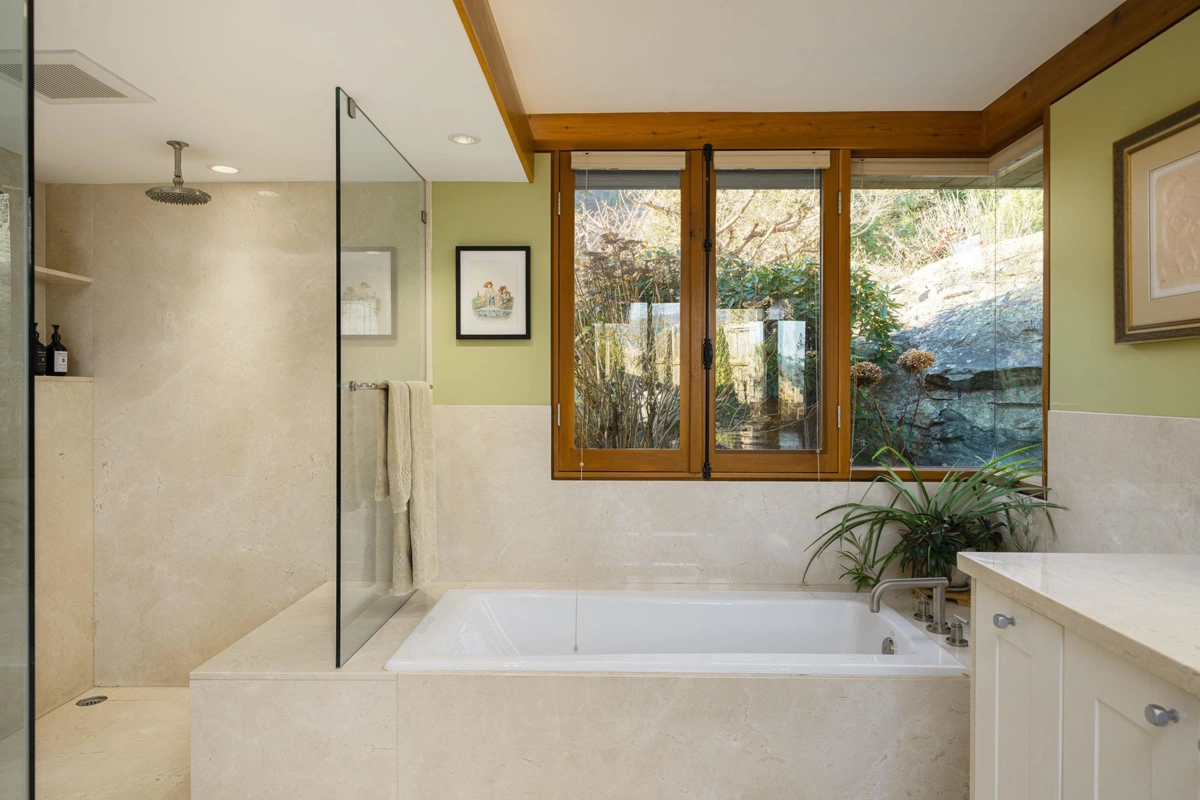 Mudroom Photo of 835 Hummingbird Lane, Bowen Island, BC