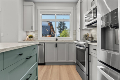 Breakfast Nook Photo of 2 46106 Riverside Drive, Chilliwack, BC