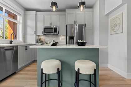 Kitchen Island Photo of 2 46106 Riverside Drive, Chilliwack, BC