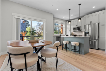 Kitchen Photo of 2 46106 Riverside Drive, Chilliwack, BC