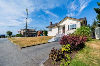 1033 Cypress Street, White Rock, BC, White Rock — Single Family Residence for sale