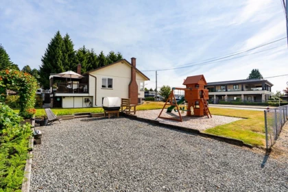 Garden / Landscaping Photo of 1033 Cypress Street, White Rock, BC