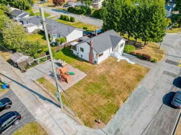 Hot Tub / Spa Photo of 1033 Cypress Street, White Rock, BC