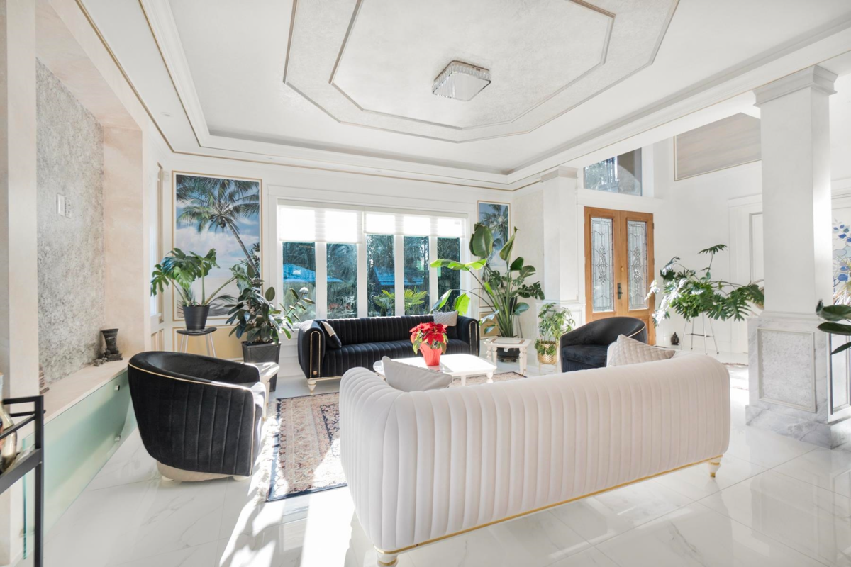 Dining Area Photo of 512 W 23rd Street, North Vancouver, BC