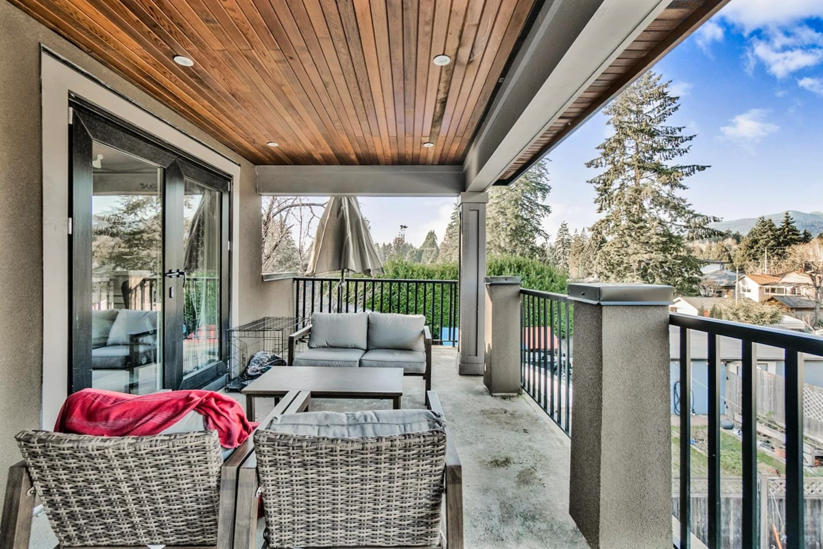 Garden / Landscaping Photo of 512 W 23rd Street, North Vancouver, BC