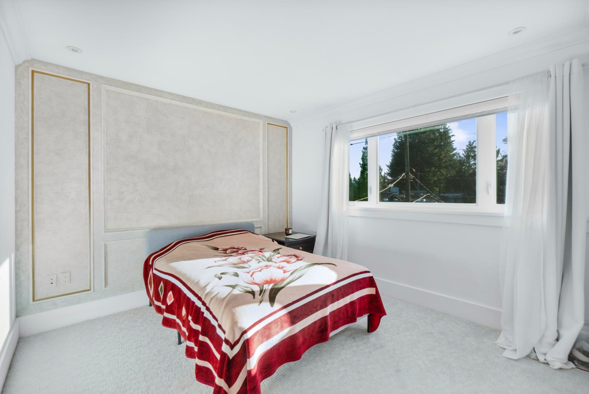 Hot Tub / Spa Photo of 512 W 23rd Street, North Vancouver, BC