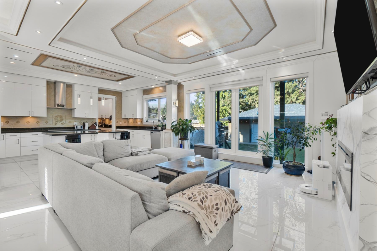 Laundry Room Photo of 512 W 23rd Street, North Vancouver, BC