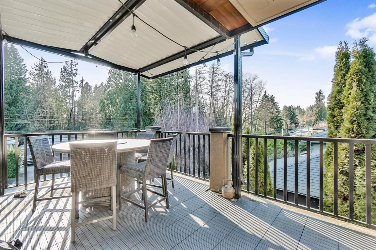 Swimming Pool Photo of 512 W 23rd Street, North Vancouver, BC