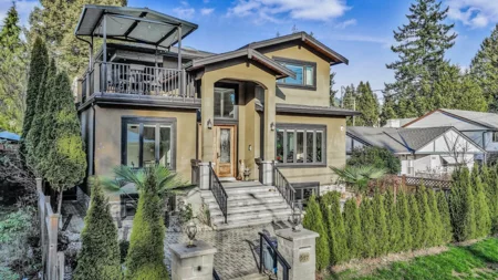 512 W 23rd Street, North Vancouver, BC