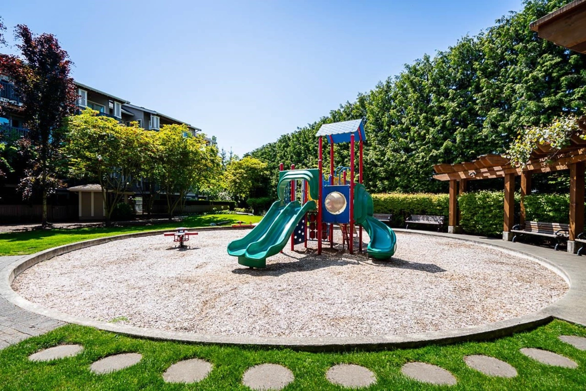 Front Yard Photo of 223 5655 210a Street, Langley, BC