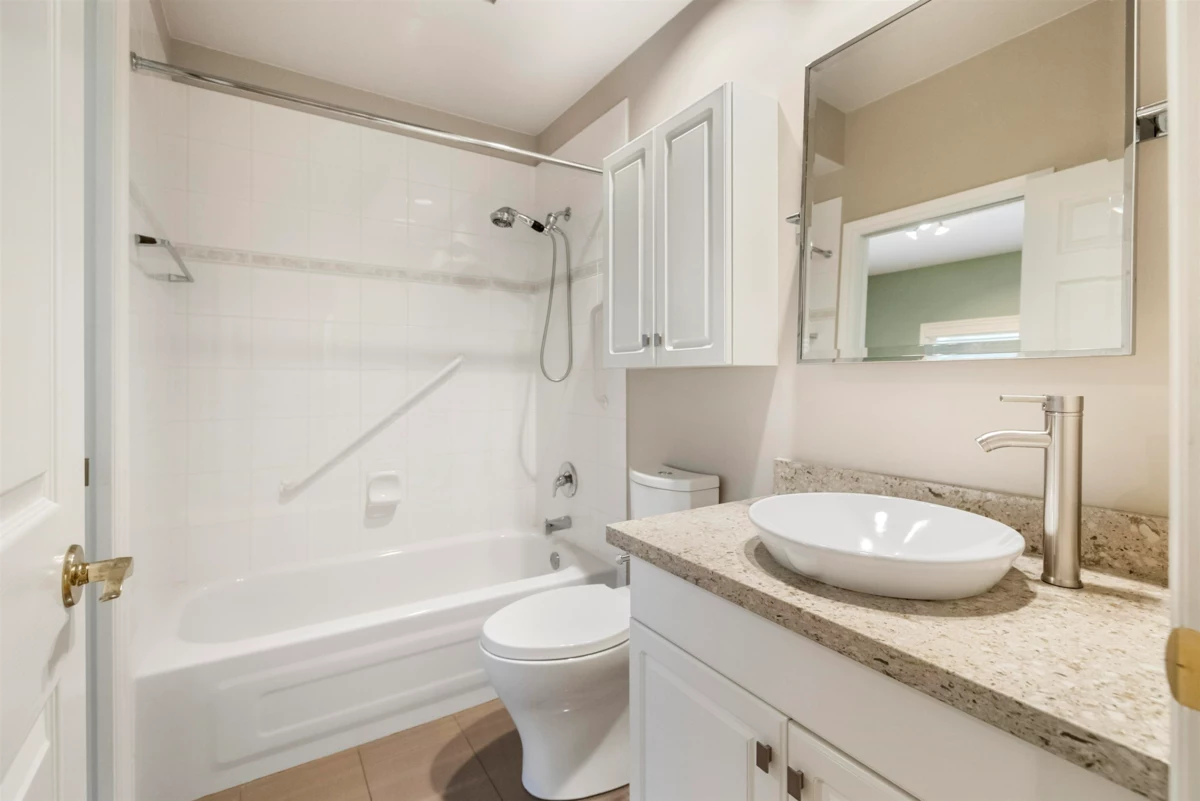 Guest Bathroom Photo of 1 13911 16 Avenue, Surrey, BC