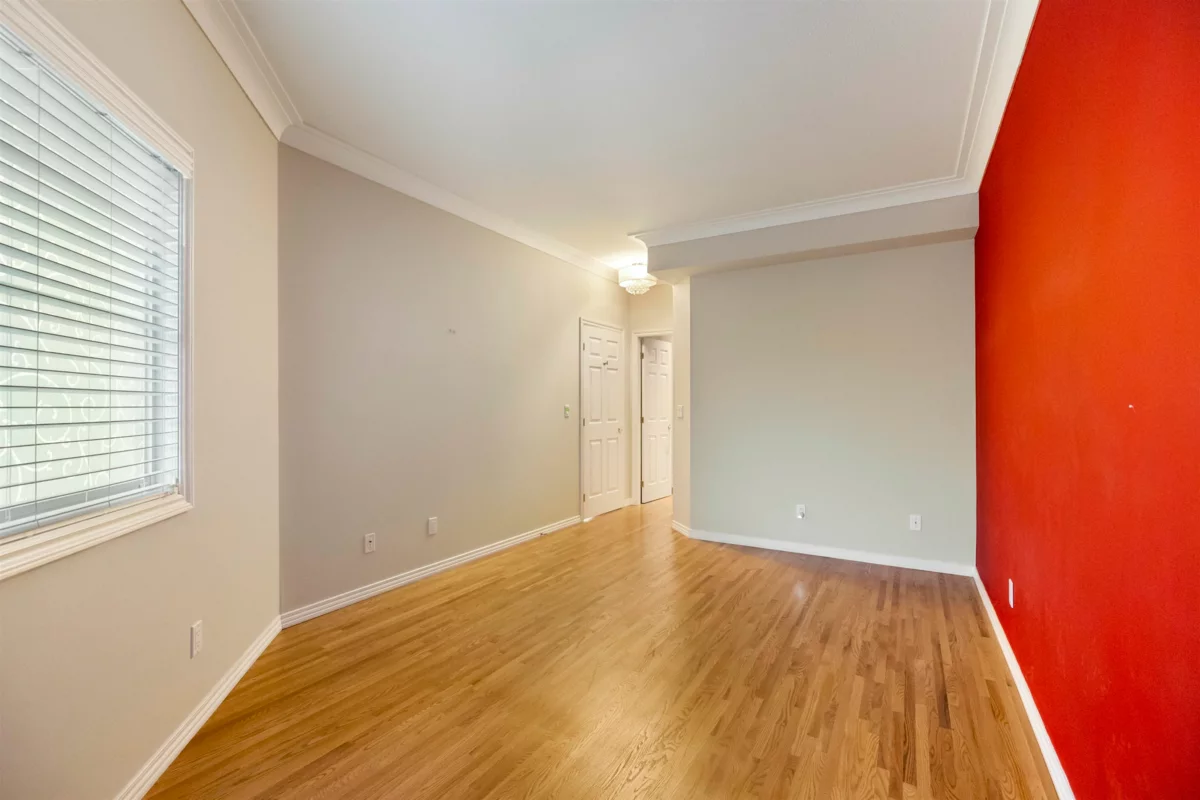 Hallway Photo of 1 13911 16 Avenue, Surrey, BC