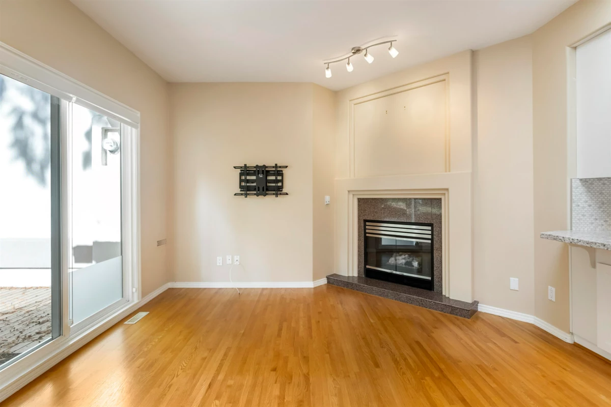 Pantry Photo of 1 13911 16 Avenue, Surrey, BC