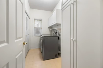 Powder Room Photo of 1 13911 16 Avenue, Surrey, BC